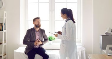 Stire din Sănătate : Simptome prin care poți recunoaște hiperaciditatea gastrică