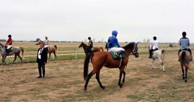 Stire din Sport : Herghelia Mangalia, gazda etapei zonale de anduranță de 30 de kilometri
