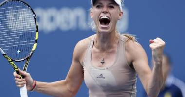 Stire din Sport : Caroline Wozniacki, adversara Simonei Halep în semifinalele turneului de la Dubai