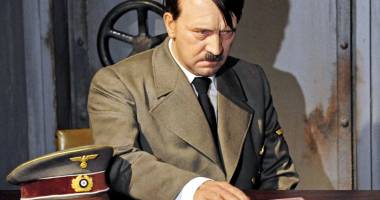 Stire din Actualitate : Hitler și-a înscenat sinuciderea? Se cere anchetă!