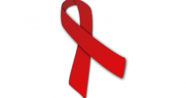 Pacienții cu HIV pot trăi cât o persoană neinfectată