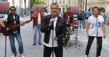 Stire din Cultură-Educație : Holograf, pe plaja Venus-Saturn