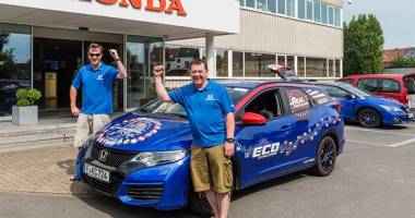 Stire din Eveniment : Noul Civic Tourer, record mondial în materie de eficiență