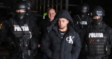 Stire din Eveniment : Horaţiu Potra, scos încătuşat din sediul Poliţiei. Dosarul a fost preluat de Parchetul de pe lângă Curtea de Apel Ploieşti