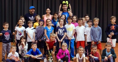 Stire din Sport : Horia Tecău va fi Moș Nicolae pentru tinerii tenismeni