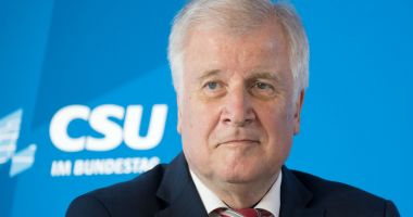 Stire din Actualitate : Horst Seehofer, sfătuit să se retragă de la conducerea CSU