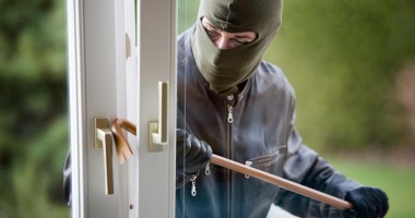 JAF în Zona Peninsulară / Doi minori au furat bunuri de peste 22.000 de lei