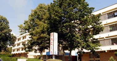 Stire din Economie : Câte milioane de euro cere RAAPPS pe un hotel din Neptun-Olimp