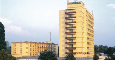 Stire din Eveniment : Polițiști în "hotelul groazei". Detașați pe litoral, printre mucegai și gândaci