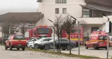 Stire din Eveniment : A fost activat Planul Roșu! Un tavan fals s-a prăbușit la piscina unui hotel de lux