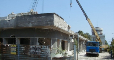 FOTO DE ARHIVĂ / DEMOLAREA HOTELULUI CONTINENTAL - 16 ani de la debutul în forță al lui Mazăre - 7