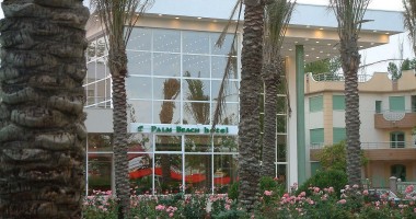 Stire din Economie : Fanfara 10 Prăjini cântă pentru turiști, la Palm Beach din Mamaia