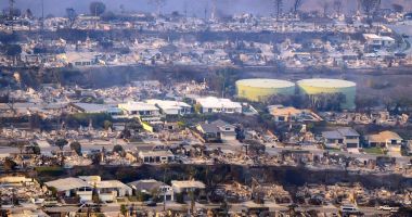 Stire din Actualitate : Hoţii îmbrăcaţi în uniforme de pompieri au luat cu asalt zonele distruse de incendiile din Los Angeles