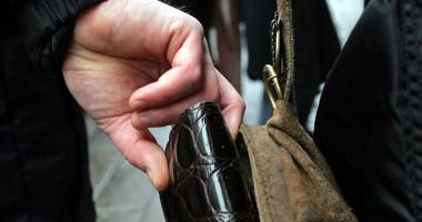 Hoți din buzunare prinși de polițiștii din Constanța