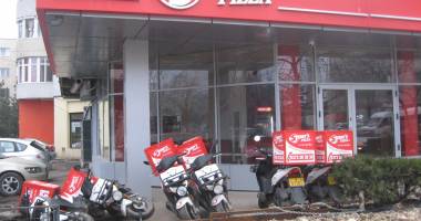 FOTO. Hoții au vrut să fure motoretele localului Jerry´s Pizza din Constanța - 4