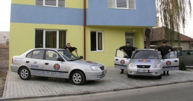 Stire din Eveniment : Hoți prinși de agenții Zip Escort în câteva minute de la spargere