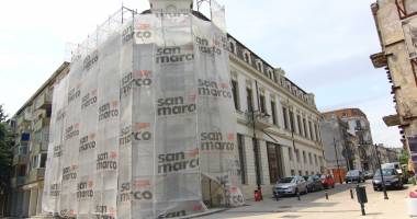 Stire din Cultură-Educație : Galerie foto. De la vizitele lui Caragiale,  la naționalizarea comunistă