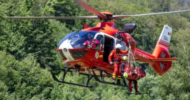 Stire din Eveniment : Turist bulgar, salvat dramatic din Valea Caraimanului după o cădere de 40 de metri
