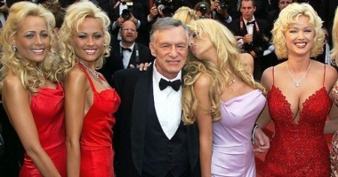 Stire din Monden : A MURIT Hugh Hefner, fondatorul celebrei reviste Playboy