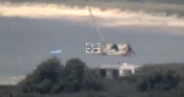 Stire din Eveniment : Bărbatul aflat pe iahtul eșuat la Vadu a fost salvat / VEZI VIDEO