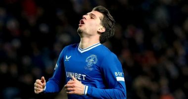 Stire din Sport : Ianis Hagi, criticat dur de fanii lui Glasgow Rangers după ultimul meci