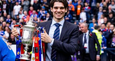 Stire din Sport : Ianis Hagi continuă recuperarea. „Îmi place pentru că este foarte dedicat”