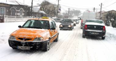 Stire din Eveniment : COD PORTOCALIU DE NINSORI LA CONSTANȚA / 31 de localități fără curent și persoane blocate pe drumuri din cauza viscolului