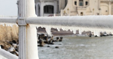 Galerie FOTO / La malul Mării Negre, iarna nu-i ca ... iarna! - 4