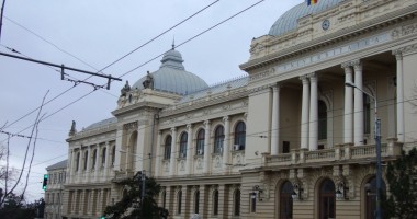 Stire din Eveniment : ATENTAT CU BOMBĂ la Universitatea din Iași: Un bărbat a detonat un dispozitiv explozibil