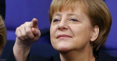 Stire din Cultură-Educație : Angela Merkel refuză titlul onorific de Doctor Honoris Causa oferit de Politehnica București