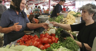 Stire din Economie : Iată cât câștigă și cât cheltuiesc românii