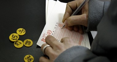 Stire din Social : Iată câți bani puteți câștiga, în acest week-end, la loto
