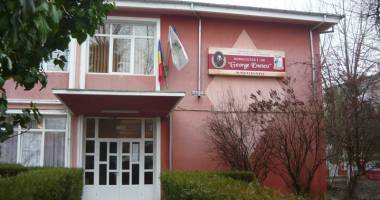 Stire din Cultură-Educație : Bate vântul schimbării în școlile constănțene. Cine e la rând?