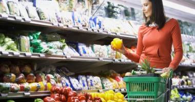 Iată cu cât au crescut vânzările din comerț
