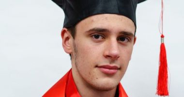 Stire din Cultură-Educație : Olimpicii Liceului Internațional. Daniel Ababei - elev de nota 10 la Bacalaureat