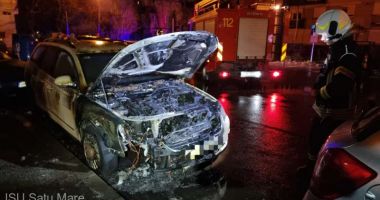 Maşină parcată, incendiată în această dimineaţă