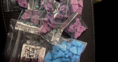 Stire din Eveniment : Tânără arestată preventiv după ce a fost prinsă cu 100 de pastile de ecstasy
