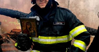 Stire din Eveniment : O icoană cu Maica Domnului și Pruncul Sfânt, singura care nu a ars în urma unui incendiu