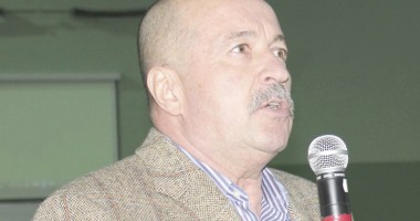 Stire din Economie : Capt. Corneliu Idu declară: "Satisfacerea dorinței primarului Mazăre ar condamna portul Constanța la o stagnare"