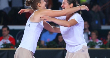 Stire din Sport : Tenis / Irina Begu și Monica Niculescu, calificate în sferturile probei de dublu la Sankt Petersburg