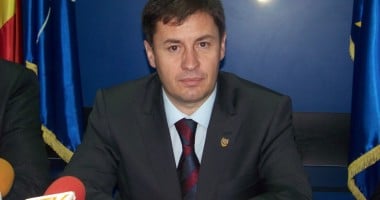 Stire din Politică-Administrație : "Predoiu ar fi potrivit pentru Președinție, iar Iohannis să fie premier"