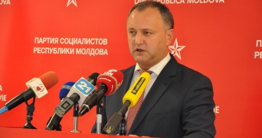 Stire din Actualitate : Dodon îi retrage cetățenia lui Traian Băsescu