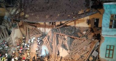 Stire din Eveniment : Internat prăbuşit la Odorheiu Secuiesc/ Deca: Clădirea internatului nu a fost expertizată seismic