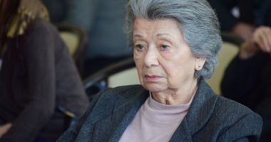 Stire din Cultură-Educație : Nouă decenii de viaţă. Doamna teatrului constănţean, Ileana Ploscaru, la ceas aniversar