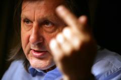 Stire din Eveniment : Ilie Năstase, primele declarații după ce a fost prins băut la volan