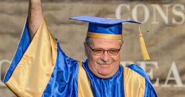 Stire din Cultură-Educație : Conf. univ. dr. Dan Iliescu: "Nu sunt în incompatibilitate de funcții"