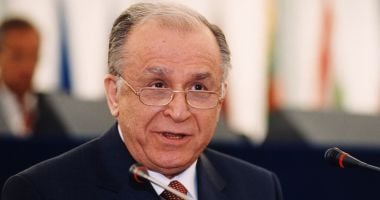 Stire din Actualitate : Cortegiul lui Ion Iliescu a ajuns la Palatul Cotroceni. Românii îi vor putea aduce un omagiu. Reguli stricte pentru public