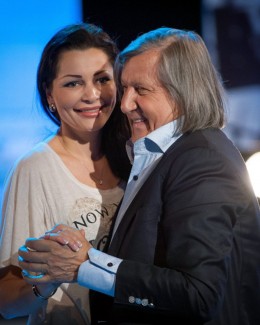 Stire din Monden : Probleme în paradis?  Brigitte l-a pus la punct  pe Ilie în plină stradă