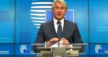 Stire din Economie : Îl va demite premierul Dăncilă pe ministrul Eugen Teodorovici?