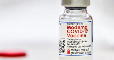Stire din Social : COVID-19. 10.000 de doze de vaccin Moderna vin mâine, la Constanţa